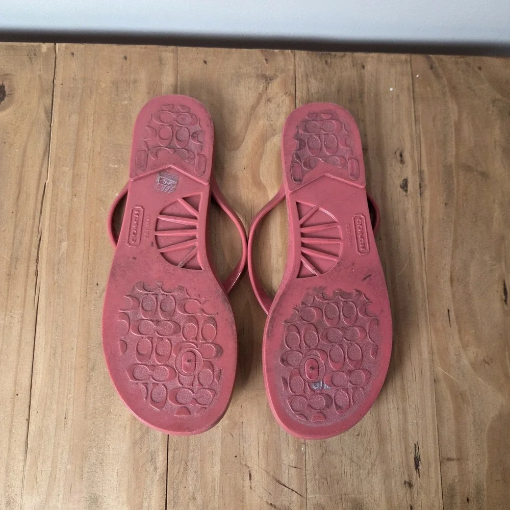 Coach Pink Jelly Flip Flops Sandals Size 8B Bow Gold Logo Thong Beach Shoes